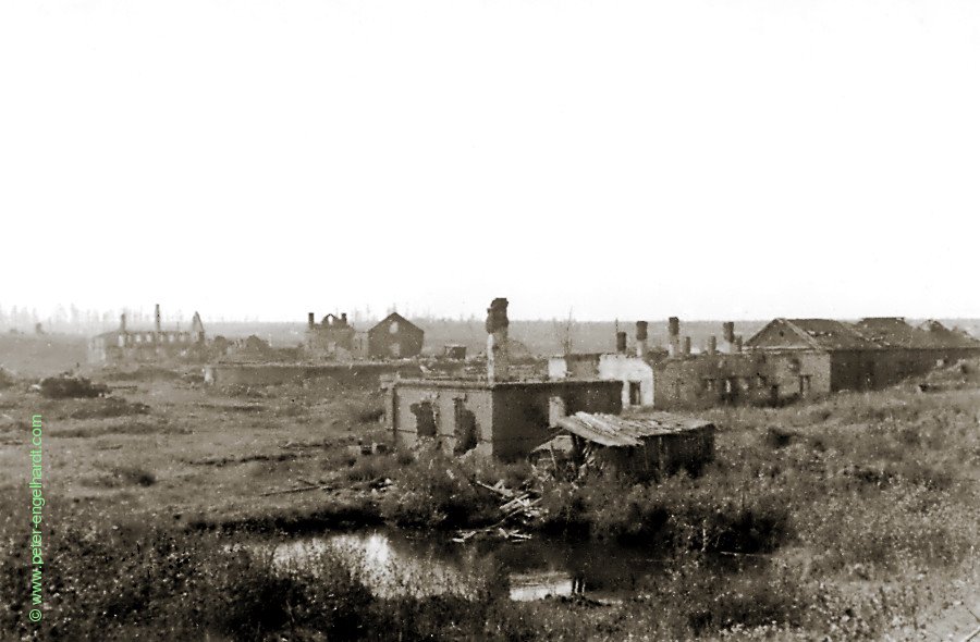 Blick von Beobachterstelle auf den Btl.Gef.Stand, Sept. 1942