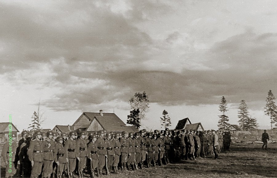 Das Bataillon angetreten zum Appell, Sept. 1942
