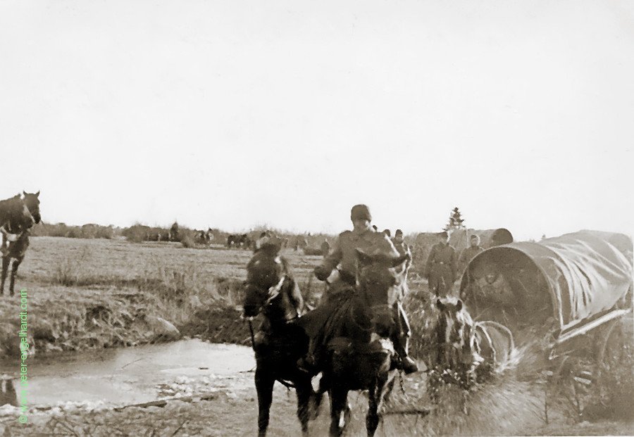 Überquerung eines Gewässers beim Vormarsch nach Kholm, Okt. - Nov. 1942