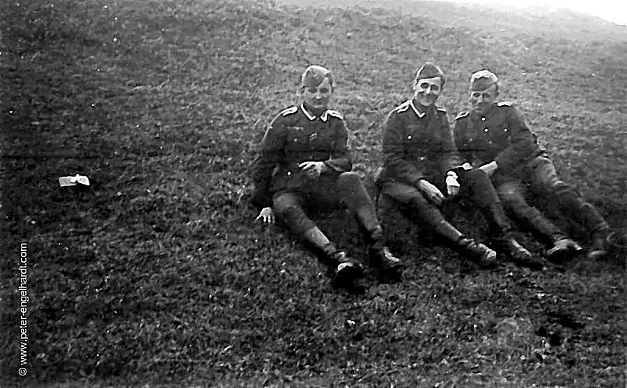 Unteroffiziere Thomas von Coellen sowie Uffz. Zech und Uffz. Barki April 43.