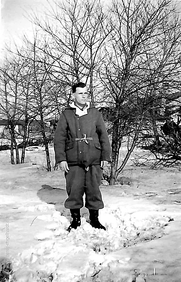 Soldat in Winteruniform der Wehrmacht.